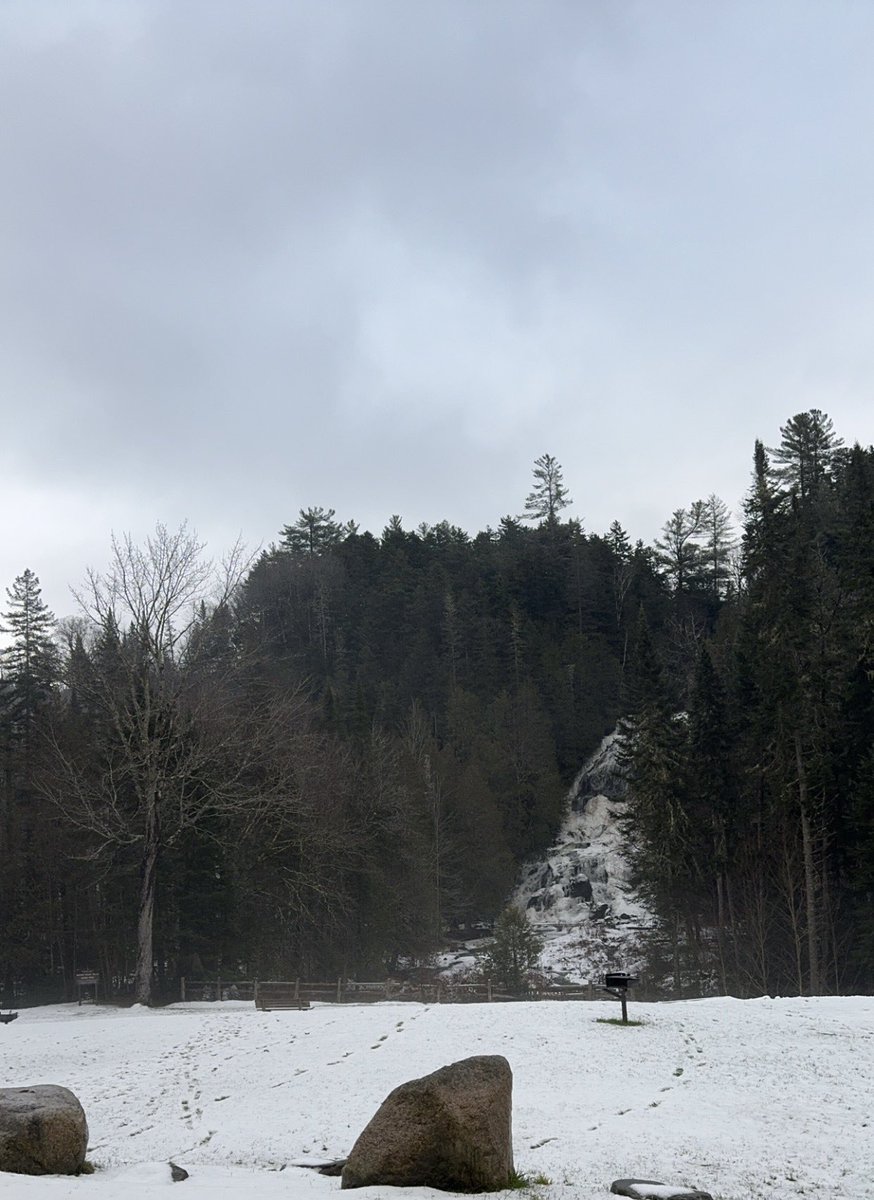 Samantha12Sue's tweet photo. #BeaverBrookFalls #ColebrookNH #nature #NHfinds #waterfall #outside #snow #frozen #trees #falls #FreshWater #HappyPlace #relaxing #peaceful https://t.co/npjYIBjvAG