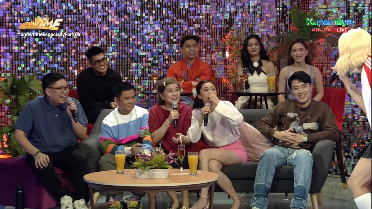 jackiegylg's tweet image. Qts! HAHHAHAH

#ShowtimeEspeciallyForYou