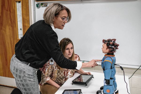 BCSC receives grant for robots made to help students with autism dlvr.it/Szg6sK