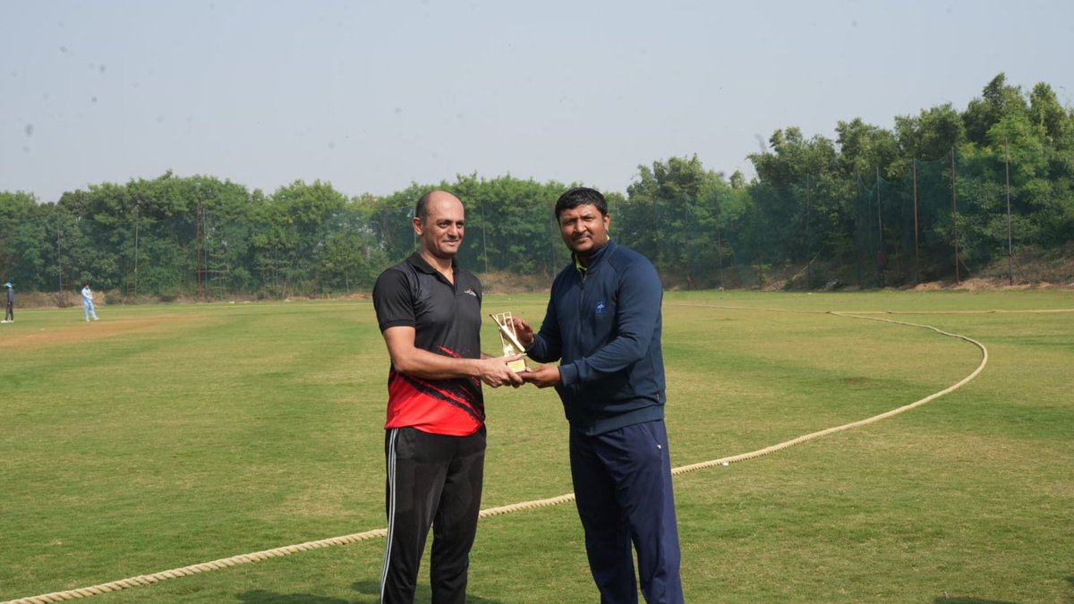 joshsoftware's tweet photo. Breaking boundaries on and off the field! Josh Software proudly celebrates our triumph at the Vintage Cricket Corporate Tournament 2023. Cheers to the winning innings!

#joshsoftware #lifeatjosh #cricket #winners #corporatecricket https://t.co/tVU0xcf9fy