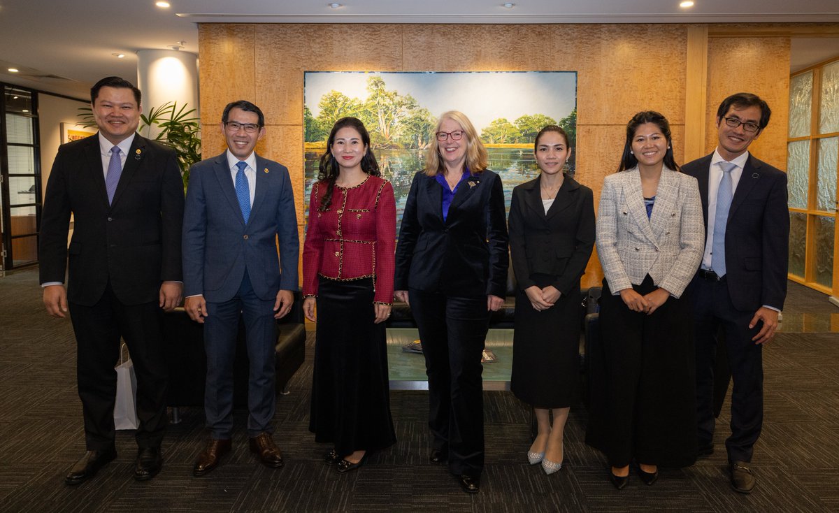 Australia and Cambodia are partners with a common interest in an open, stable and prosperous region. @DFAT Secretary Adams welcomed Cambodian Canberra Fellowships delegates, led by HE HUOT Pum, Prime Minister's Adviser and Secretary of State, to discuss shared opportunities.