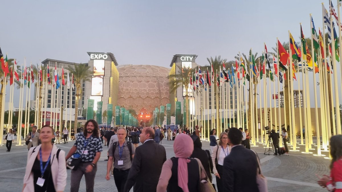 At #COP28. Many things to watch this week. Top in my list whether we can once and for all land on an honest language on the need to rappidly shift away from fossil fuels if we aim to keep 1.5C within reach. Clear now on the economic opportunities and avoided costs for the many.