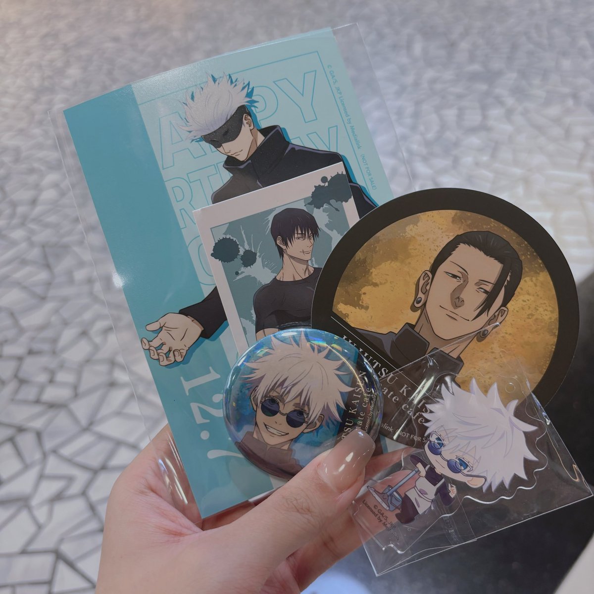 hanoolix's tweet photo. #JujustuKaisen x animate cafe in bangkok! 

im sooo happy i got suguru coaster 😭💖

#呪術廻戦
#animatecafe https://t.co/roF1K51NTi