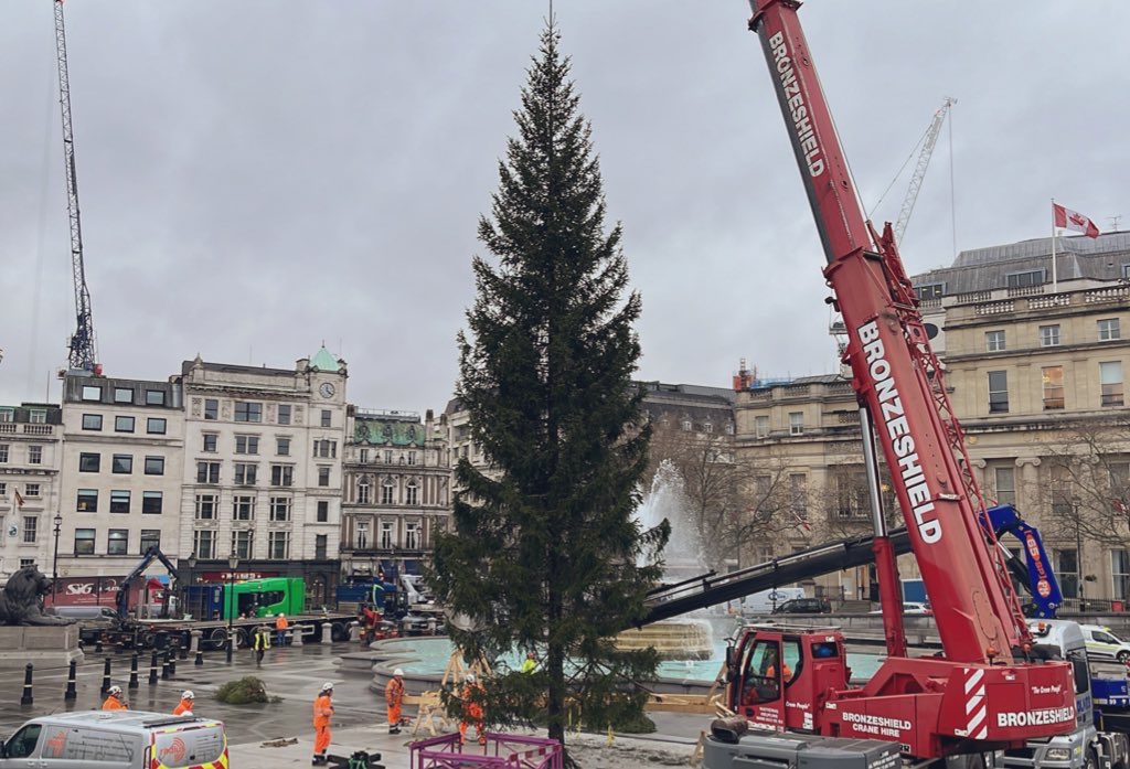 Looks like you spoke to soon, look at me now! 🎄✨

…Also it’s not always about what’s on the outside, this is a beautiful tradition which I hope will carry on for years to come ❤️