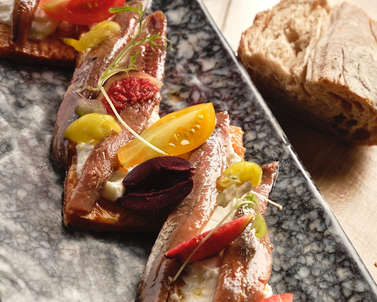 casalexo's tweet photo. Luns que o son menos se tes un PLAN B😋
sen saír de #ferroliño 🔝  
Feliz semana💘 
👨‍🍳 https://t.co/Qjc23Uzcky 

#CociñandoRaíces🌱 
#Orixes 🔥 #Tradición 🌊 https://t.co/5LIwDh6ZEP