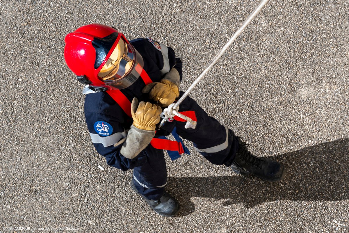 Armee_de_lair's tweet photo. Aujourd'hui, nous souhaitons une bonne Sainte-Barbe à tous les pompiers, les artilleurs et les sapeurs du génie !

Synonyme de rassemblement et de cohésion au sein des unités, cette fête est l’occasion de saluer leur dévouement et leur engagement au service de la nation. https://t.co/ARc6vGpJPL
