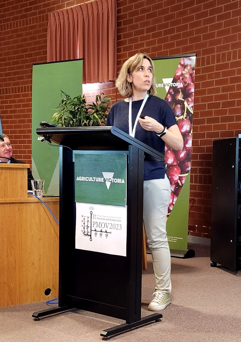 ZarcoTejada's tweet photo. Excellent in-depth review on crop water stress sensing by Victoria Gonzalez-Dugo @vicgd1977 in her key-note speech at the 2nd International Symposium of Precision Management of Orchards by @ishs_hort in Tatura, Australia. https://t.co/3TDBSEnQnv
