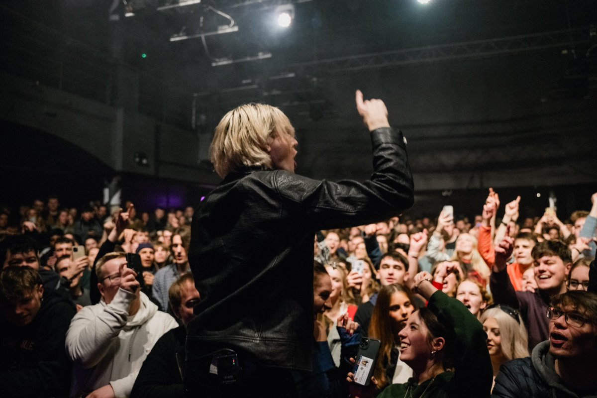 Sundara Karma (@sundarakarma) on Twitter photo This tour is flying by This tour is flying by