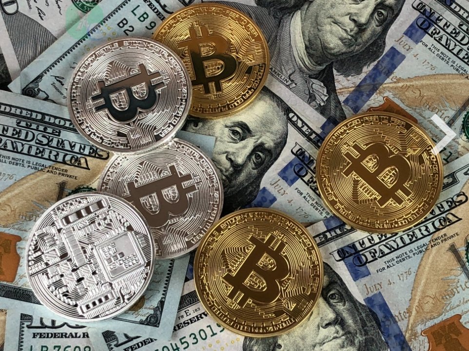 $BTC Bitcoin's price is currently increasing and approaching a significant resistance area. Because of this, there may be a significant amount of selling pressure at this level. However, if BTC can maintain a sideways movement near the resistance level, there is potential for