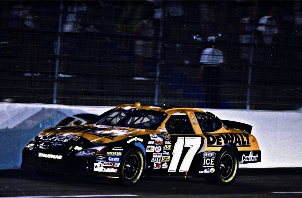Matt Kenseth Charlotte Motor Speedway 2004.
#NASCAR #NASCAR75