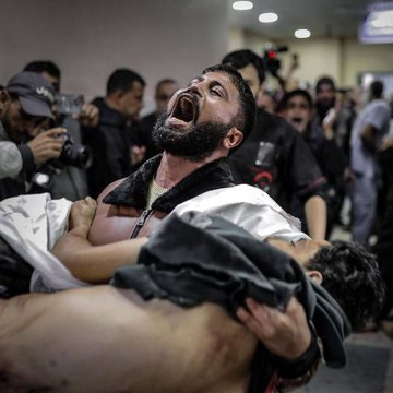 hidcom's tweet photo. Foto-foto dari pembantaian (genosida) di dekat School of Hope, Khan Younis, hari ini
@TIMEOFGAZA
#IsraelTerorisme #GazaGenosida #IsraelWarCrime #JulidFiiSabilillah #zionistcenshorship https://t.co/2E8r5wc6Zh