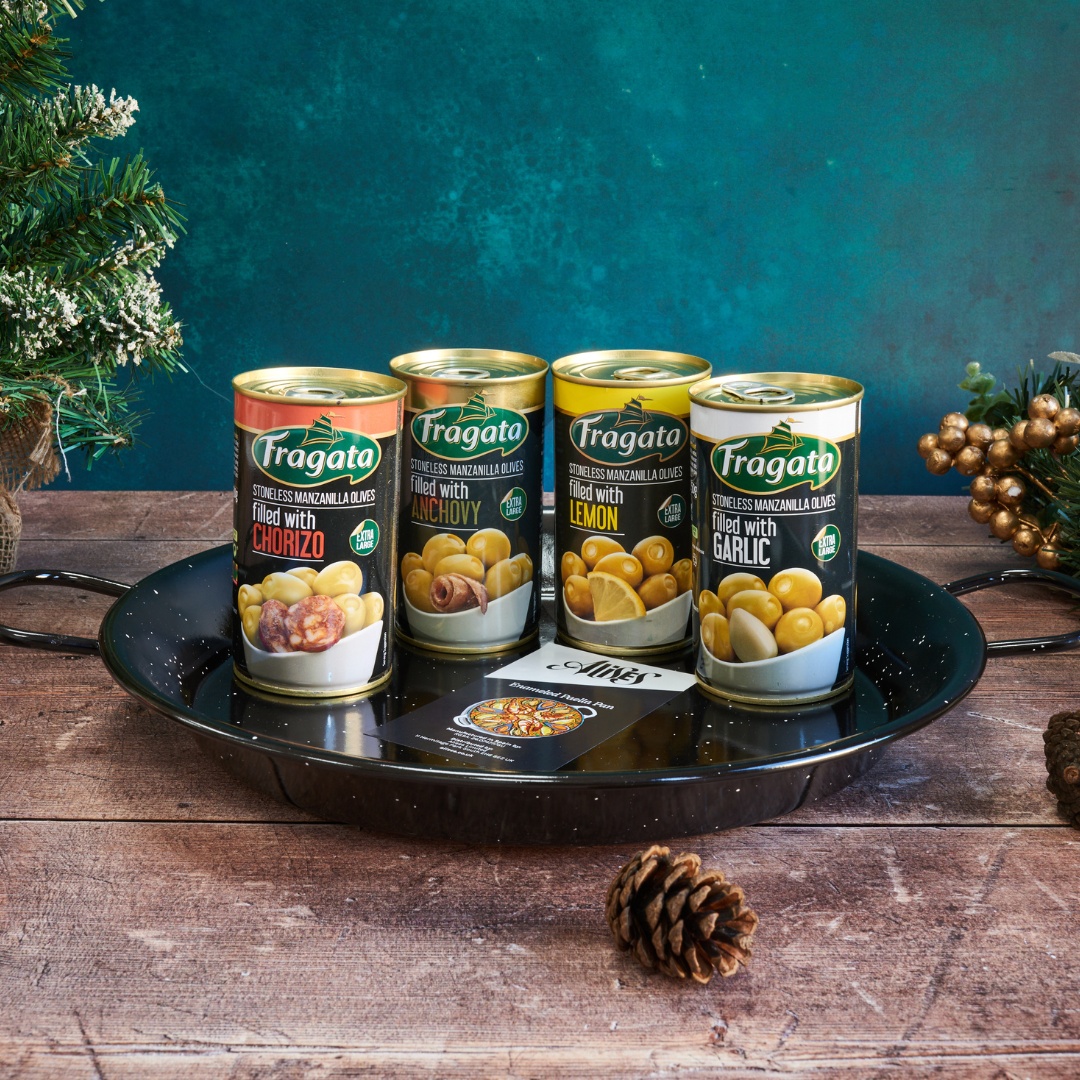 FragataUK's tweet image. Paella’s the perfect way to finish off the turkey! You can WIN this paella pan and spices, tapas recipe book and Fragata goodies!
Simply share this post, follow us and tag a friend to enter! 🫒🎉⭐

#yourmediterraneanmoment #fragata #christmasrecipes #fragatachristmas #olives