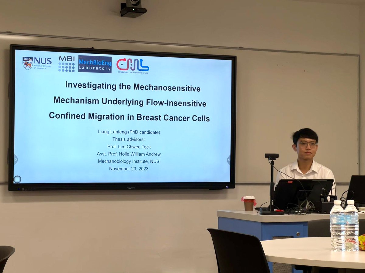ahcells's tweet photo. Huge milestone for @ConfinementLab- Lanfeng, our first grad student (co-sup w @CTLimLab), defended his thesis! Congrats Dr. Liang! We imported a fun tradition from Germany: the #PhDHat. Looking forward to many more defenses in the future at @MBIsg! #confinement #mechanobiology https://t.co/RUKRyz3nck