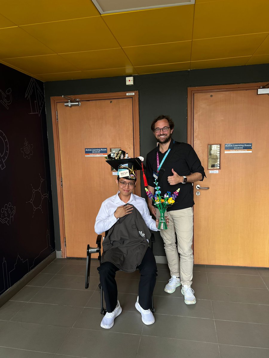 ahcells's tweet photo. Huge milestone for @ConfinementLab- Lanfeng, our first grad student (co-sup w @CTLimLab), defended his thesis! Congrats Dr. Liang! We imported a fun tradition from Germany: the #PhDHat. Looking forward to many more defenses in the future at @MBIsg! #confinement #mechanobiology https://t.co/RUKRyz3nck