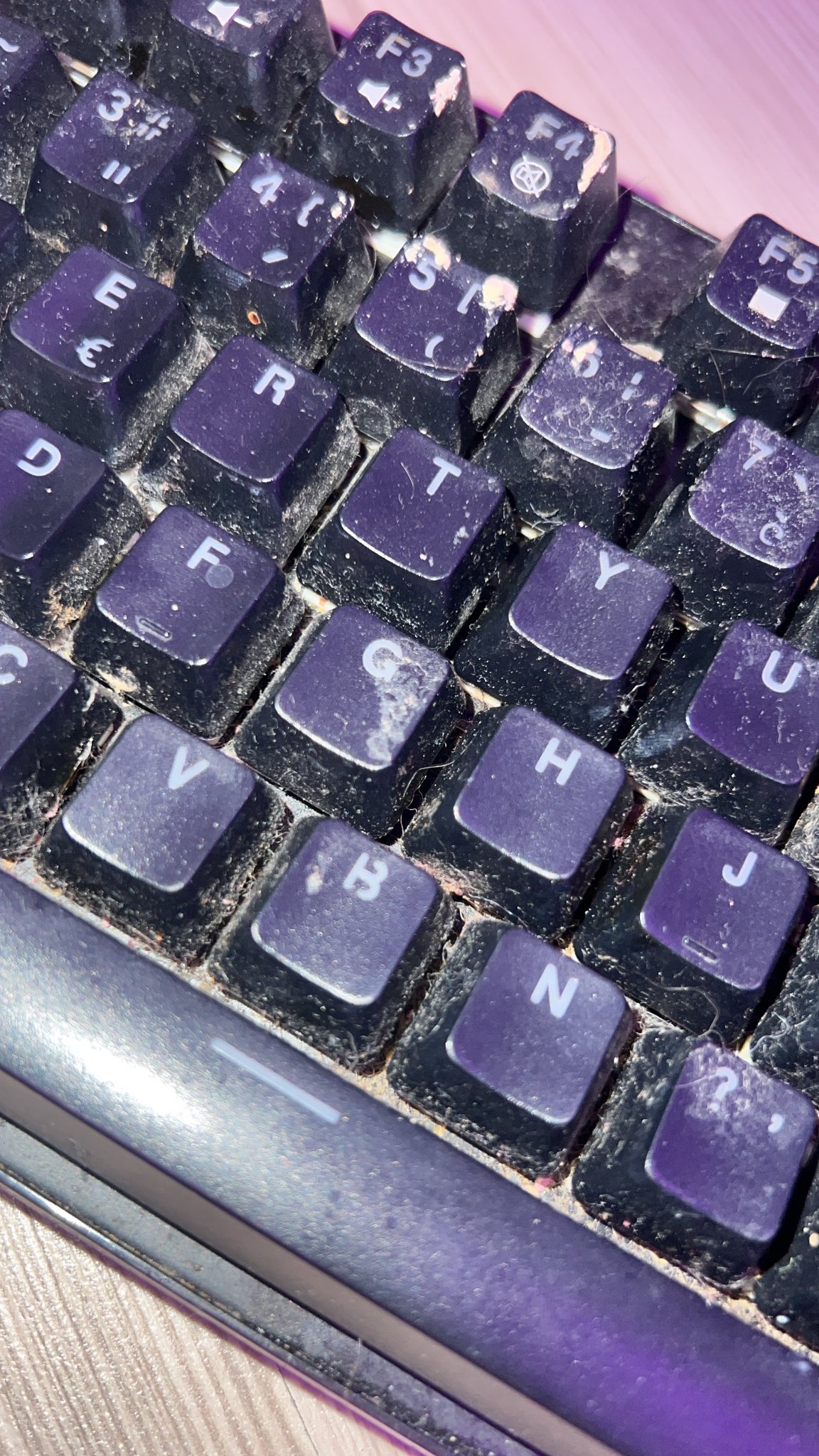 kaizokouni on X: Le clavier  La e-girl (il est sale 🔞 je suis propre  👍) t.coTksNcpXTBv  X