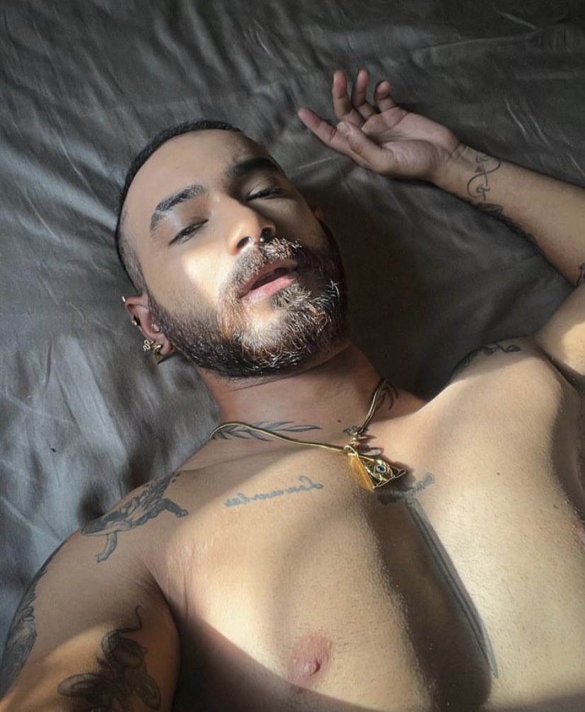 balmaapp's tweet photo. “Your winter sun ☀️!”

Balma Boo ⭐️ 

#LGBTQIA #LGBTQ #LGBTQIAOpenYourCalendar #ChiefsKingdom https://t.co/8rR77z9cTR