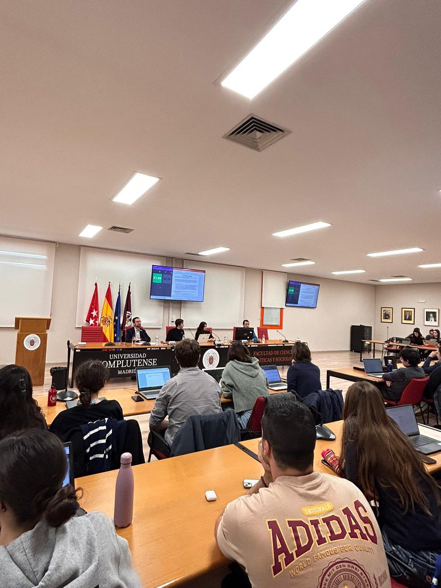 UCMMUN's tweet photo. El pasado 30 de noviembre organizamos el debate “Causas y consecuencias de la Guerra de Ucrania” con los profesores David J. Cantalapiedra y Javier Morales @jmoraleshdez en @CCPPySOCUCM. 

¡Muchas gracias a ambos por debatir sobre el conflicto desde la teoría de las RRII! https://t.co/QGUxhe6vIU