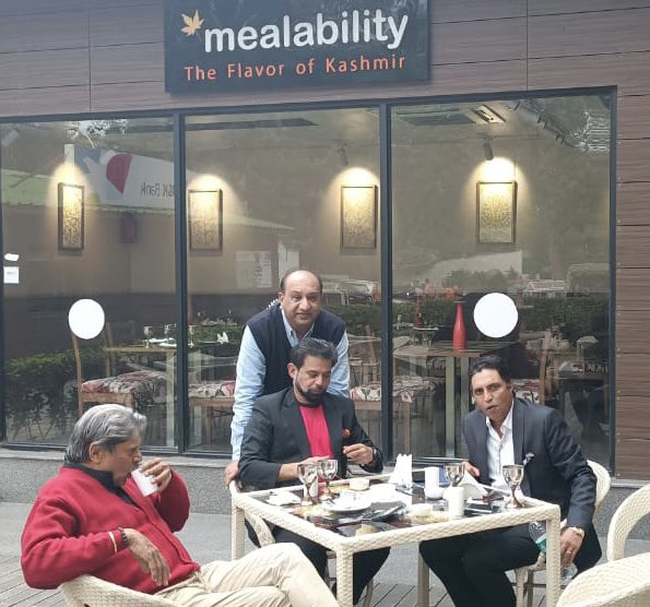 mealability's tweet photo. Such a pleasure having our cricketing legends at  #Mealability today . 
Thank you for visiting us .
@therealkapildev https://t.co/9sxQfIR3PI