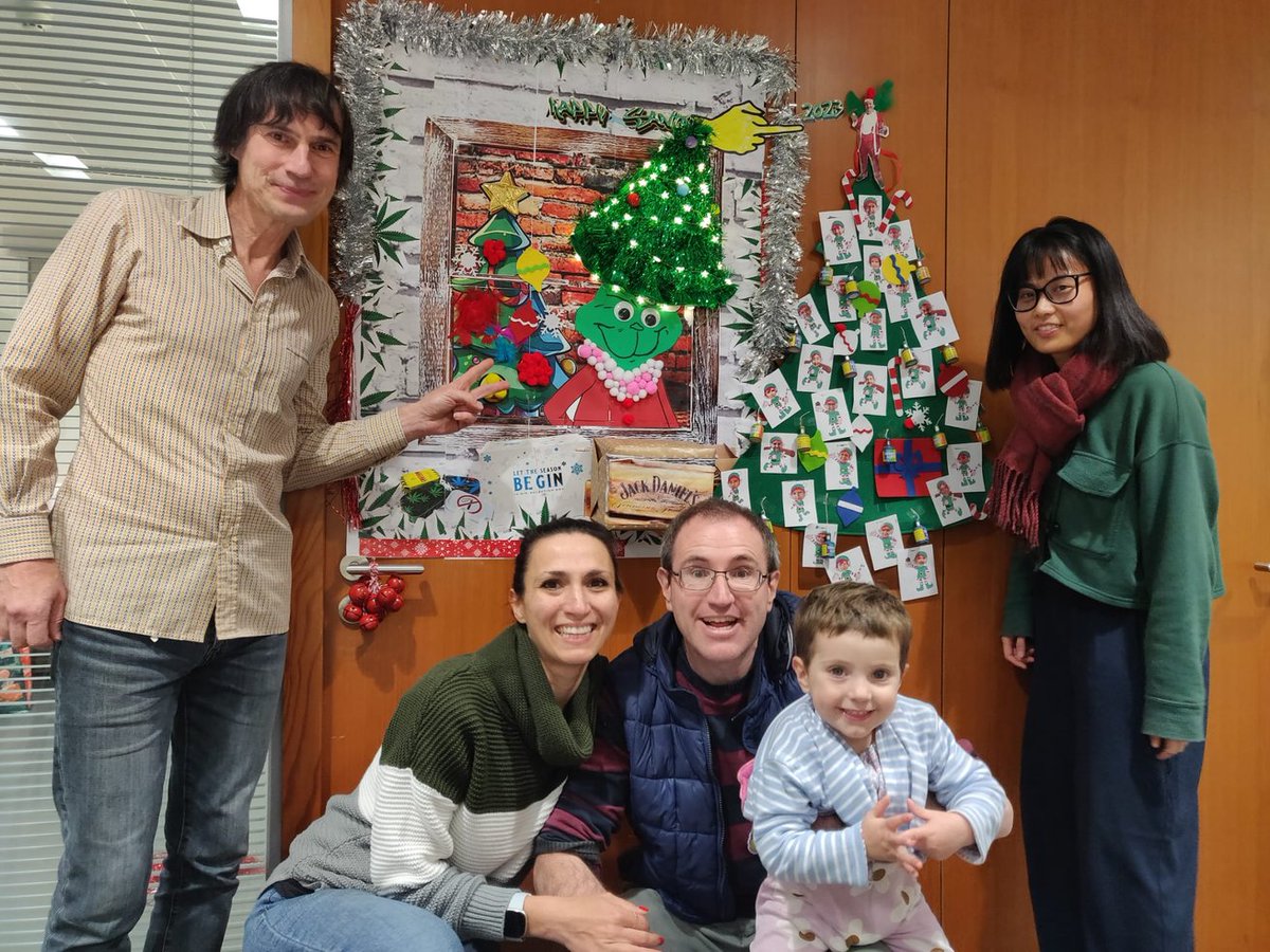 WendlerFranz's tweet photo. Dunn school best xmas door competition set up with my PI, AL Baena-Lopez, Irene, and our star guest, little Maya. Fingers crossed 🎉🎉🎉🥳🥳🥳 https://t.co/EIKHOveVCY