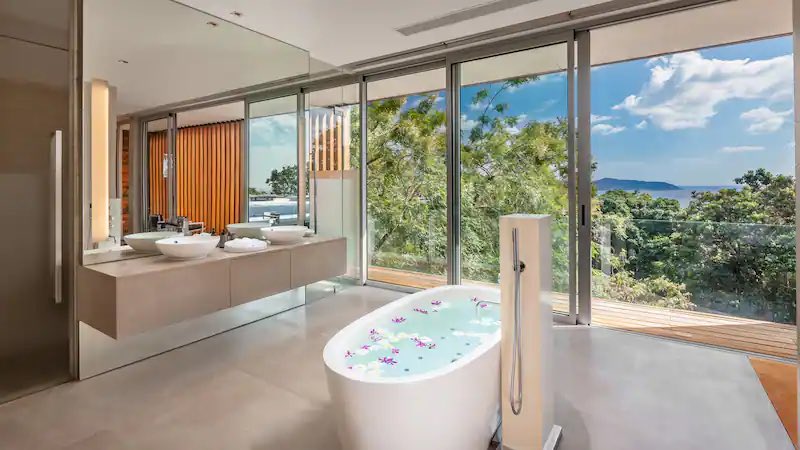 GCCFL's tweet photo. لعشاق تايلاند 🇹🇭 

شركة Mandarin Oriental Exclusive Homes تفتتح منتجعها المخصص بالفلل في غرب بوكيت.

فلل فاخرة من أربع غرف تتسع لـ 8 أشخاص.

يتوفر شيف خاص للفيلا يطبخ لكم😍

الأسعار تبدأ من 7500 ريال

يابلاش للعوائل 😍🇹🇭🇹🇭 https://t.co/gpONZ9VwNr