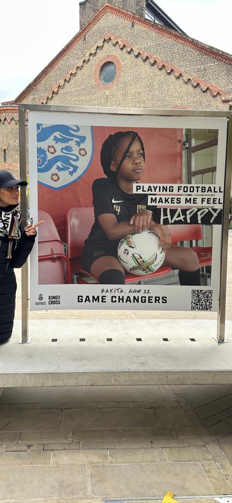 Les filles peuvent aimer et vouloir jouer au #foot ! Il faut les soutenir pas les brider ❤️… #football