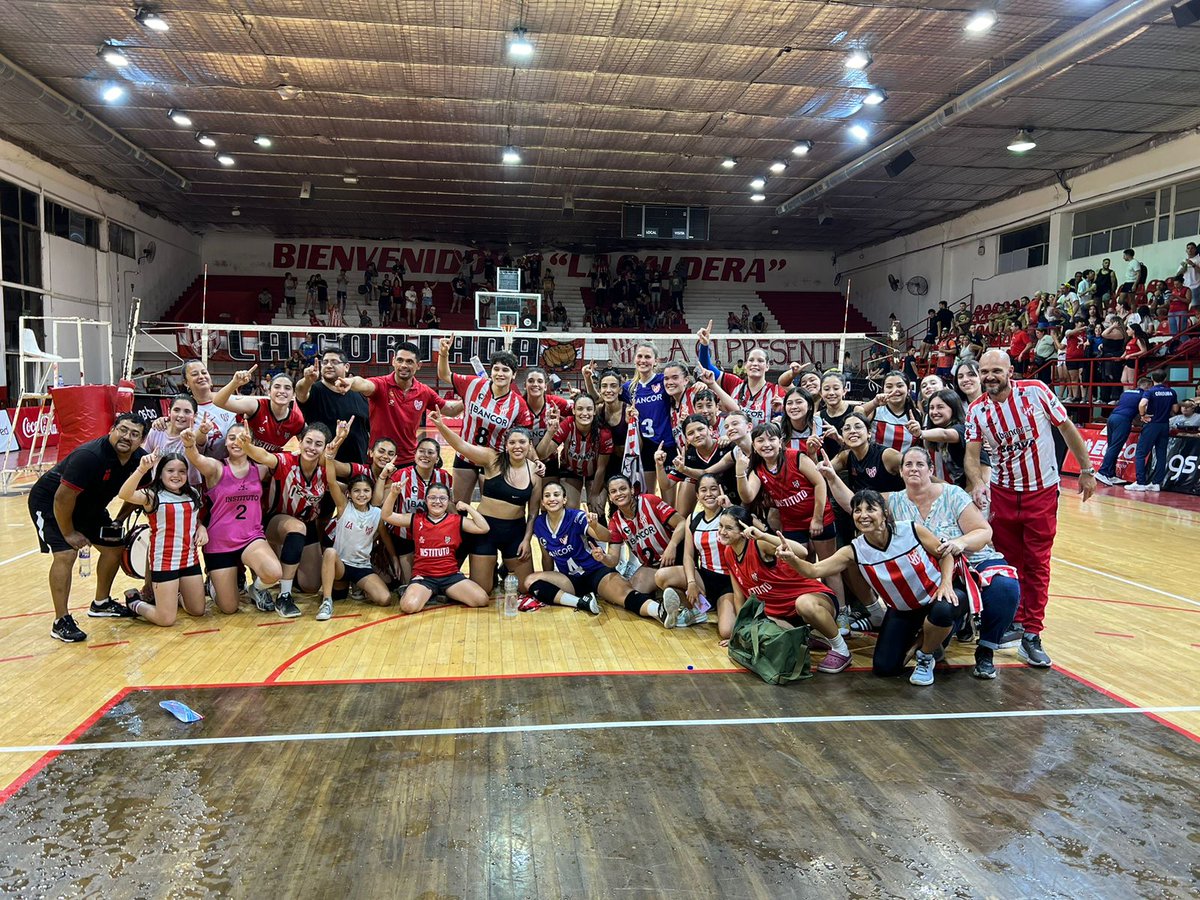 JuanLunajp66's tweet photo. Campeón de la Liga Sudamericana 🏆 🏀
Campeón Fútbol Femenino 🏆⚽️
Campeón de la Liga de Honor de Vóley 🏆🏐
Campeón de Básquet Femenino 🏆🏀
Cuartos de Final Copa Proyección 🏆⚽️
Ascenso y mantensión en la Liga Profesional tras 17 años 🏆⚽️
Que CLUB #Instituto 🇦🇹 https://t.co/Lpk1nKhy8M