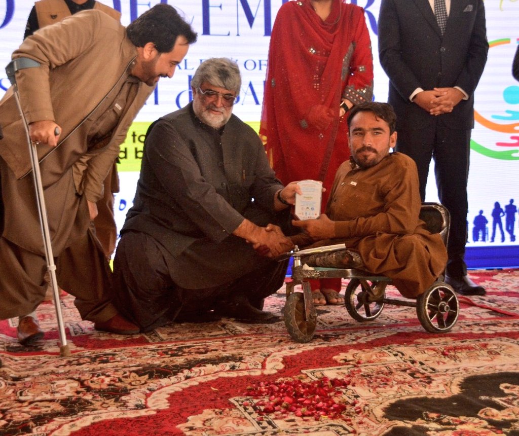 #معاشرہ_وہ_جو_سب_کا 
He is the 3rd CM of Balochistan who gave award to Saeed Ullah Armani
We believe on inclusion and equity
#IDPD2023 #IDPWD2023