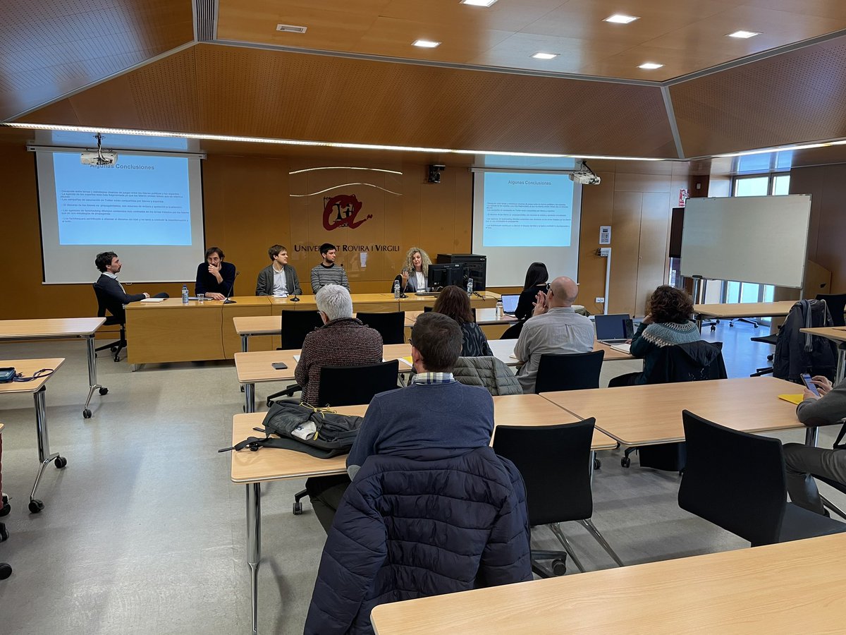 Al seminari “Populisme i comunicació política” organitzat al @comunicacioURV. @conchap27 explica quines van ser les estratègies del periodisme de qualitat per a combatre la desinformació en la campanya de Trump de 2020