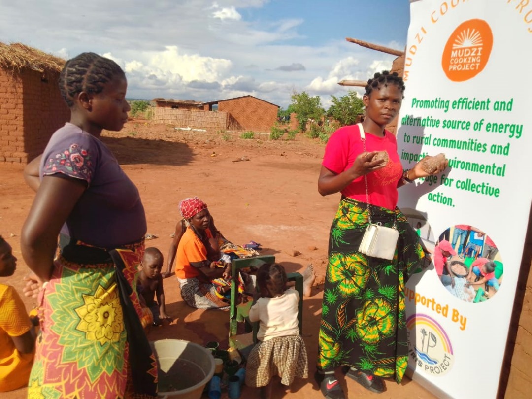 MudziProject's tweet photo. Supporting communities  is a key to ensure environmental restoration  as these communities are dependent on natural resources for their livelihood. Mudzi Cooking Project is providing financial  needs and supporting their healthy. 
🌱🌍🌍🌱🌳🌳
The Iris Project https://t.co/GD55CSZ6XI