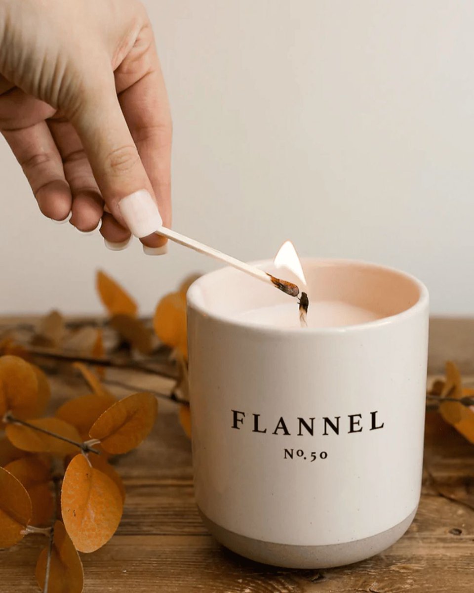 WILDFABRIKuae's tweet photo. 🕯️ Cozy up! Embrace the holiday spirit with our delightful organic soy wax candles that leave you feeling warm and fuzzy inside! 🎄✨ https://t.co/TWroKqlvqF  

#SustainableLivingMadeEasy https://t.co/XGbbDGzW96