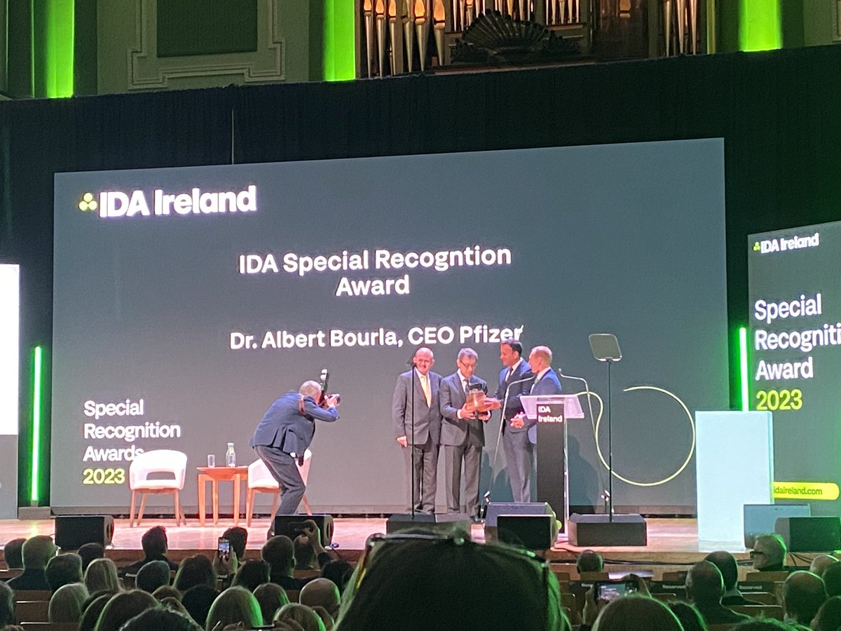 Great to see the recognition of Life Sciences with the IDA Special Recognition Award to Dr. Albert Bourla, CEO of Pfizer! @DcuBiotech @DCUFSH @DaireKeogh @DCU_Research @pfizer @IDAIRELAND