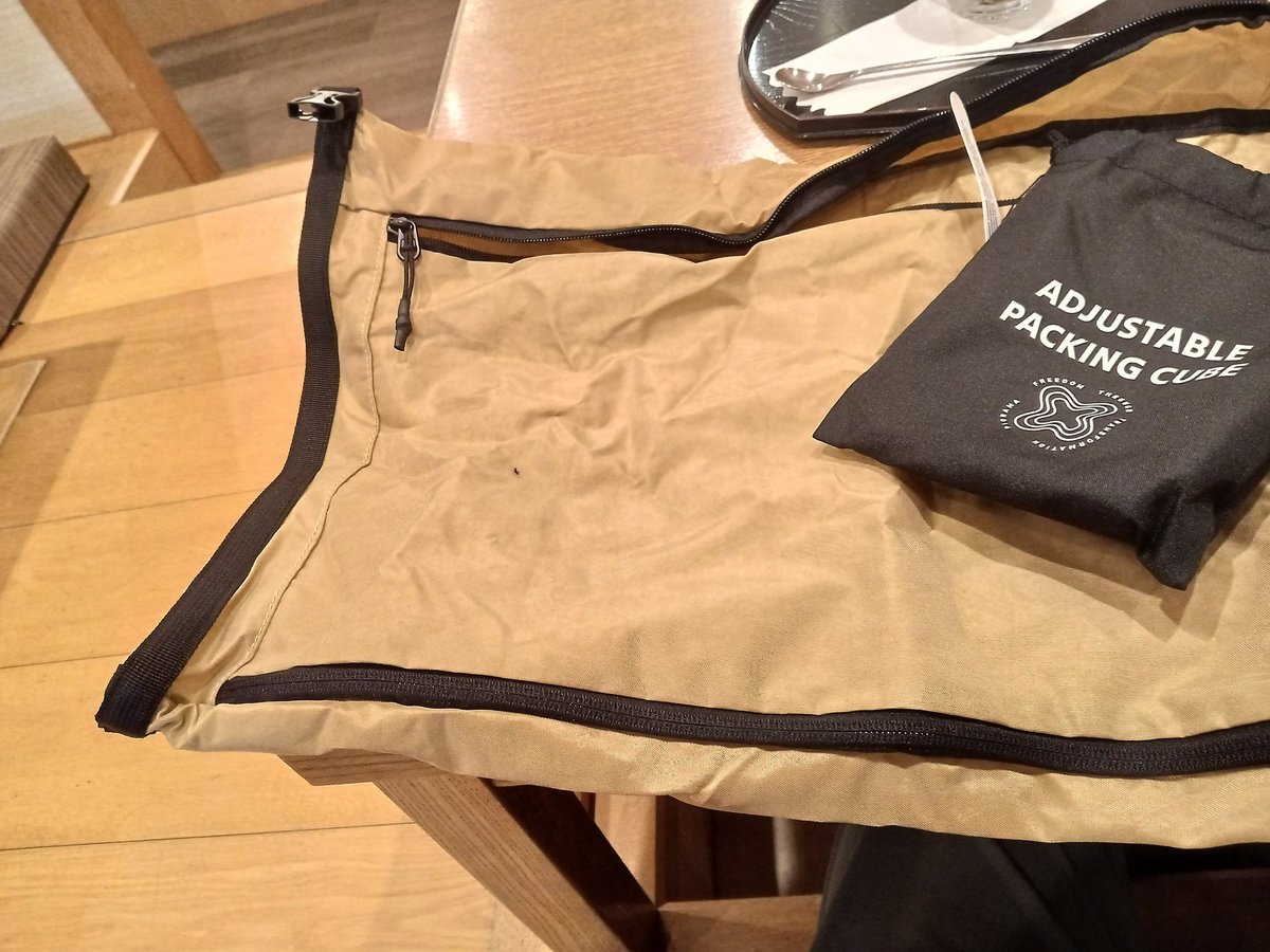 Monone417's tweet photo. 愛用しているバックメーカーの一つ #Piorama からクラウドファンディング商品のアドオンが到着📦
筆箱に圧縮袋と巾着(カタカナ表記せず字数節約😅)
しかし来年初春到着予定の目玉のバック🎒よりも先に来たのが気になる所🤔 https://t.co/KIIBw0BQZ4