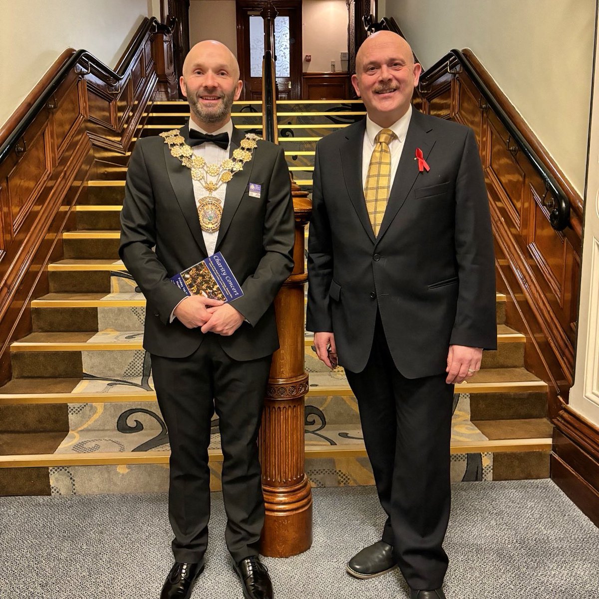 CHARITY CONCERT 

Thank you to Ian Noonan Calderdale and Huddersfield NHS Foundation Trust’s Consultant Nurse for Mental Health and keen musician, Ian joined the band on stage to help raise funds to enhance patient experience.

Thank you! 

chftcharity.co.uk/mayors-charity…