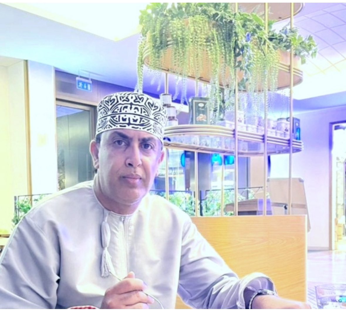 الأستاذ محمد العليان شخصية تستحق التقدير  فهو ناشط اجتماعي .. اعلامي رياضي وكاتب صحفي  ومحلل وناقد .. لاعب سابق بنادي الاتحاد لكرة القدم .. شغل عدة مناصب ووظائف في القطاع الرياضي، عضو لجنة المنشط والفعاليات الرياضية بمهرجان خريف صلالة سابقا.. رئيس اللجنة المنظمة لبطولة مكتب وزير