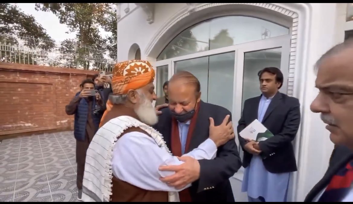 KukuUppal's tweet photo. مستقبل کے صدر اور وزیراعظم پاکستان کی آج ملاقات۔
@MaryamNSharif https://t.co/CJ5XRTVNTL