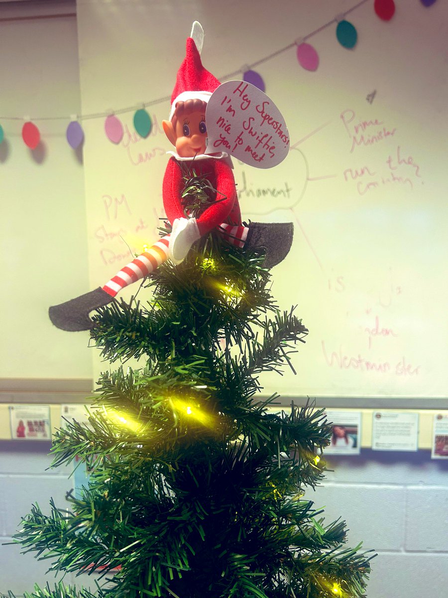 Getting into the festive spirit in T16! Our elf is aptly named after the favourite singer of my registration class🎄#tistheseason