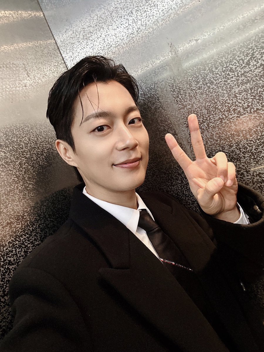 Highlight_AUent's tweet photo. 🗓 놓칠 수 없는 오늘의 하이라이트(Highlight)

✅ 20:30 [두준] MBC every1 위대한 가이드 ♡마지막 방송♡

이탈리아 여행으로 시작하여🇮🇹
이집트 여행으로 마무리합니다🇪🇬
윤두준 님이 함께하는💙
위대한 가이드 마지막 방송까지👈
많은 시청 부탁드립니다📺💡

#하이라이트 #HIGHLIGHT #윤두준 https://t.co/88sDT7TPtf