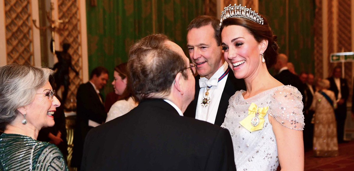 duchesskatenews's tweet photo. #OTD December 4th for The Princess of Wales...
2018: Christmas Party for @RoyalAirForce Families at Kensington Palace &amp; Annual Diplomatic Reception at Buckingham Palace.
2019: Visit to @Peterleyfarm with @family_action. https://t.co/Lay8XnMxfE