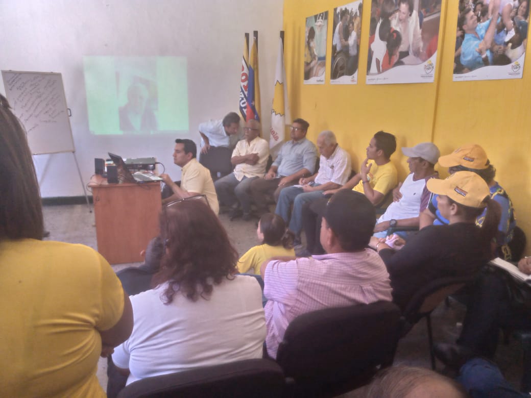 ProyVenMiranda's tweet photo. En Proyecto Venezuela, seguimos trabajando para muy pronto llenar de alegría a toda Venezuela. Somos la Fuerza que Une. https://t.co/U4RT2UHE6i