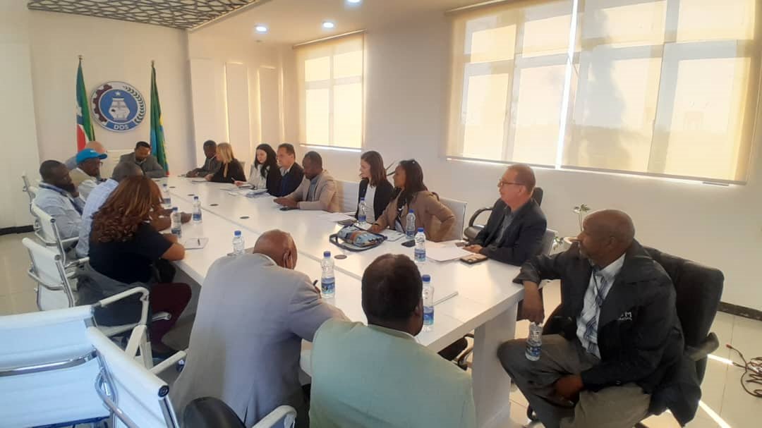 UN-Habitat is in Jigjiga briefing the president's office, of the trilateral sister agencies' implementation of Durable solution project for IDPs. The trip is part of a larger high-level delegation site visit. We thank the support & engagement of @SweinEthiopia & @SwissAddisAbaba