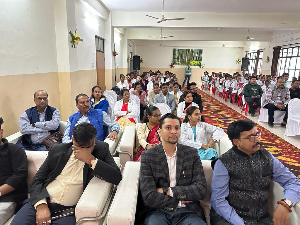 PiyushRNishad's tweet photo. दिनांक: 02.12.2023 को मां शारदा कॉलेज ऑफ नर्सिंग एंड पैरामेडिकल साइंस गौहनिया में मुख्य अतिथि के तौर पर मिलेट्स यानि श्री अन्न पे अपना विचार व्यक्त कर ने का सौभाग्य प्राप्त हुआ।
#millets #milletfood #milletsfarm #nutrition #bjp #bjp4up #karchhana #prayagraj
@narendramodi @BJP4UP https://t.co/rdySX16QbF