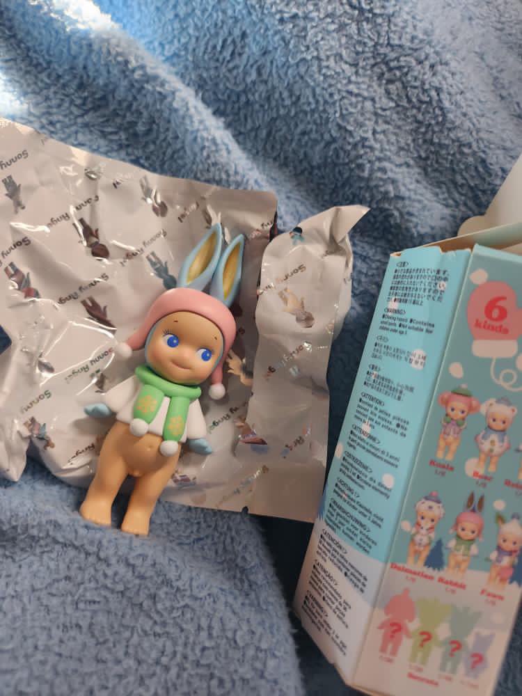 luvleeknoot's tweet photo. wts lfb sonny angel ph 

selling for a friend 

winter wonderland series 
rabbit 
₱600 (orig price: 670)
with box &amp; foil ; fresh pull onhand
rfs: dupe

wtt for: dalmatian/ bear/ reindeer

reply/ dm to claim https://t.co/J66XBZdbSb