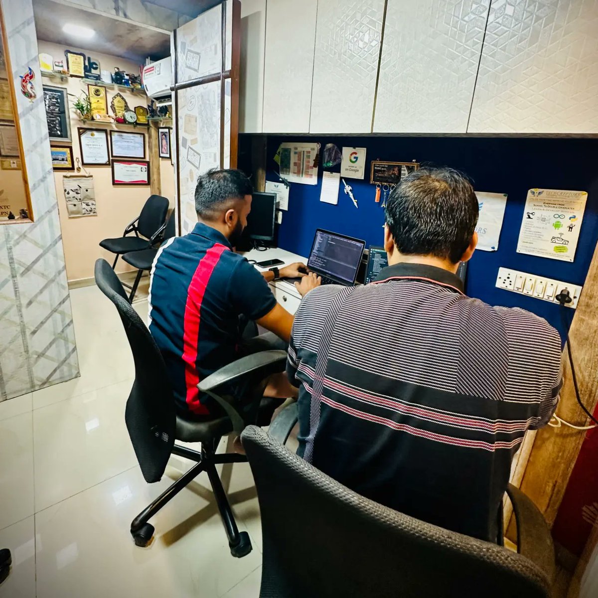 TechCryptors's tweet photo. Training Session on Basic to Advance PYTHON Programming for Professionals 🧾👨💻
GET CERTIFIED, GET PROMOTED 📈
Visit https://t.co/Bqwtdfgp7x to know more 😄
#CorporateTraining #TechSkills #DataScience #PythonTraining #Tableau #PowerBI #Alteryx #SQL #TechEducation #techcryptors https://t.co/Nn6T9cERov