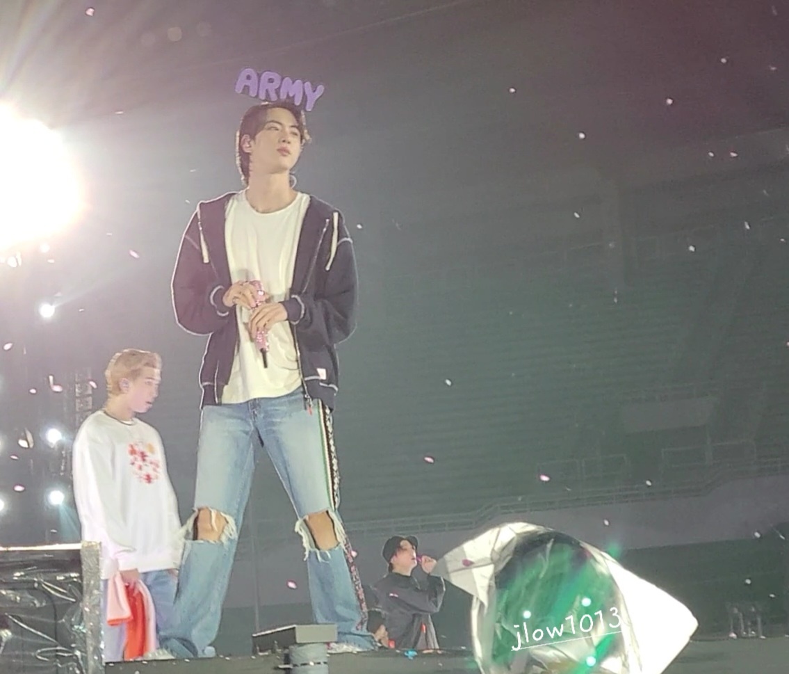 JLow1013's tweet photo. 석진아🥰 생일 축하해😍  월와핸 보고싶다😭
어디서든 멋진 모습으로 있는 걸 알아서 걱정은 안한다
곧 내년이니 내년에 만나자~
나의 노력을 내가 알아볼 수 있도록 노력하고 있을께~
#진생일ㅊㅋ https://t.co/hGXscjxR6V