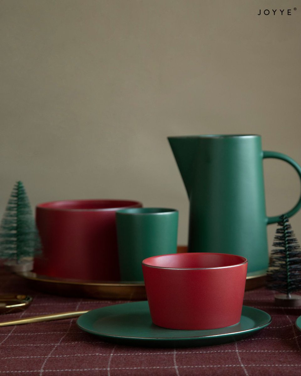 Joyye16's tweet photo. ๐โจWhen a little bit changed in a classic red and green match, the adorn of matte and gold makes a whole collection more textured.
#christmasiscoming #christmasvibes #christmas #christmasdecor #christmas2023 #tableware #handmadeceramic #potteryforall #joyye #joyyeceramics https://t.co/MoDrjq7rCY