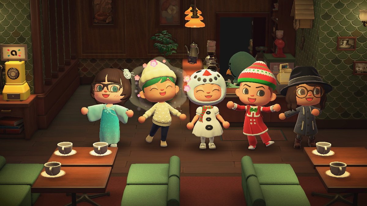 corviarts's tweet photo. silly first snow visitors #AnimalCrossing #ACNH #NintendoSwitch https://t.co/H3074R1UPw