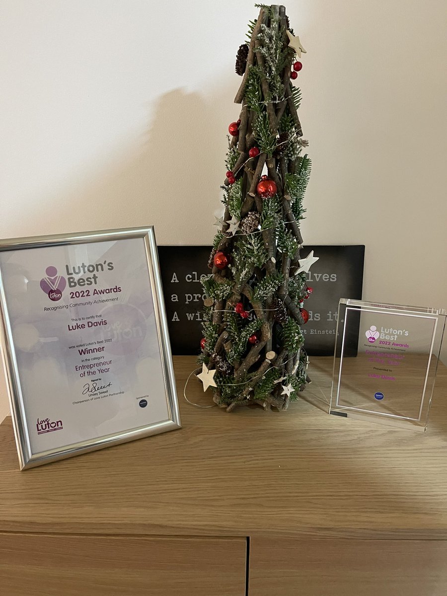 lukedavisld's tweet photo. It’s beginning to look a lot like Christmas at the office 🎄🎅 https://t.co/7wjvoPkklh