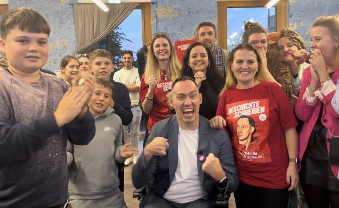 Heute geht ein grosser Traum in Erfüllung. Mein Freund @islamalijaj wird in Bern als Nationalrat vereidigt – als erster Mensch mit Cerebralparese. Bei seiner Geburt hat er zu wenig Sauerstoff erhalten. Deshalb sitzt er im Rollstuhl und hat eine Sprechbehinderung.

Islam im