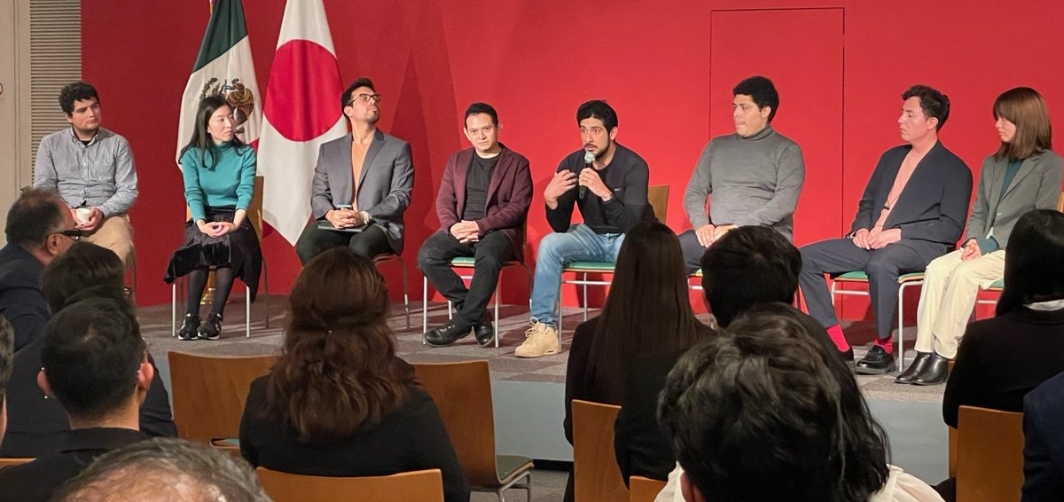 EmbamexJP's tweet photo. 🇲🇽🇯🇵 ¡Celebrando el 135 aniversario de relaciones México-Japón! Una delegación del Instituto de la Juventud del Estado de Guanajuato visito a @EmbamexJP  y diálogo con la Embajadora Pría y compartieron experiencias con jóvenes del "Nichibokubashi". ¡Gracias a todos! https://t.co/1uKFFFx5d5