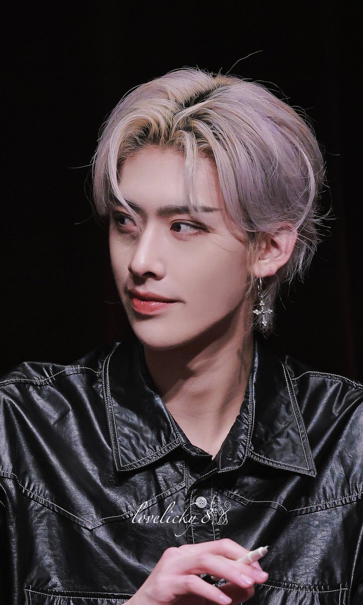 231203 AM

-

#리키 #RICKY #沈泉锐 #リッキー
#ZB1 #ZEROBASEONE #제베원